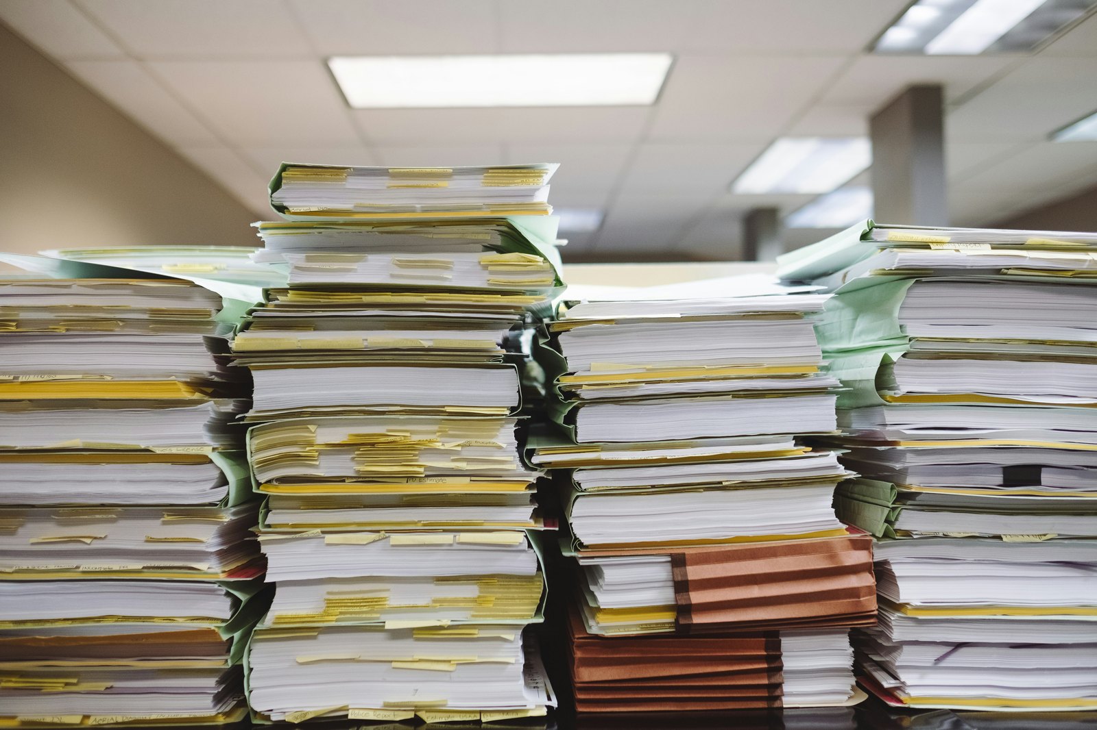 Documentos empresariales organizados